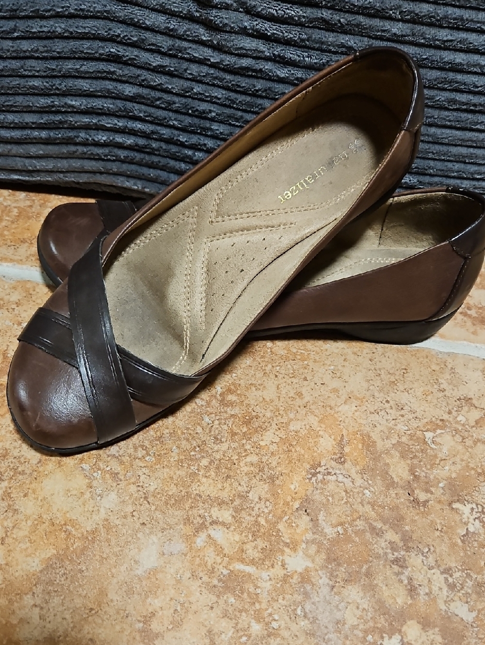 Naturalizer Brown and Dark Brown Leather Cross‑Strap Flats